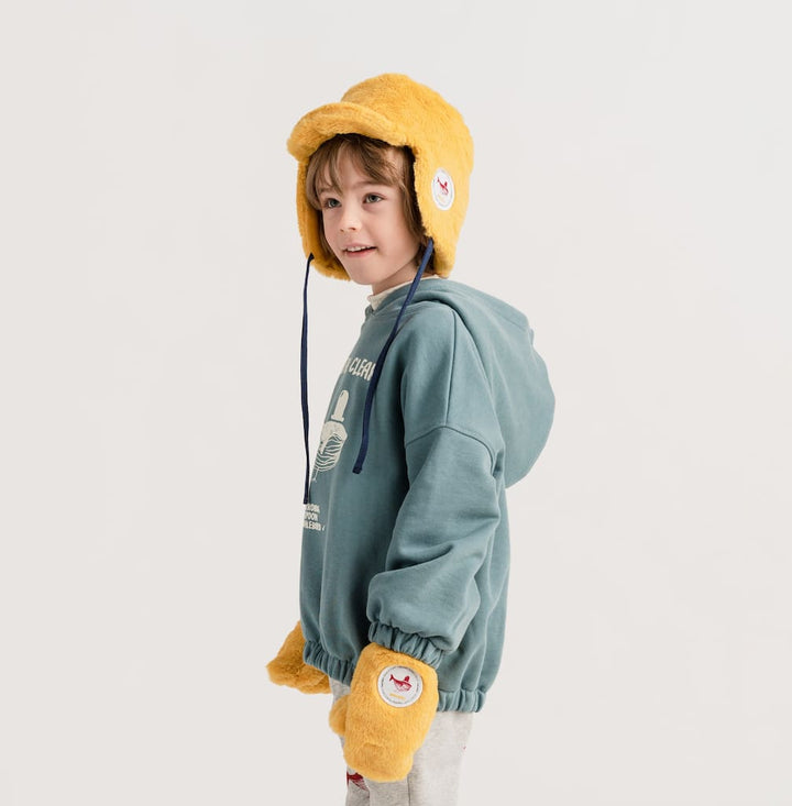 YELLOW VEGAN FUR HAT / IEVA DAUGIRDAITE