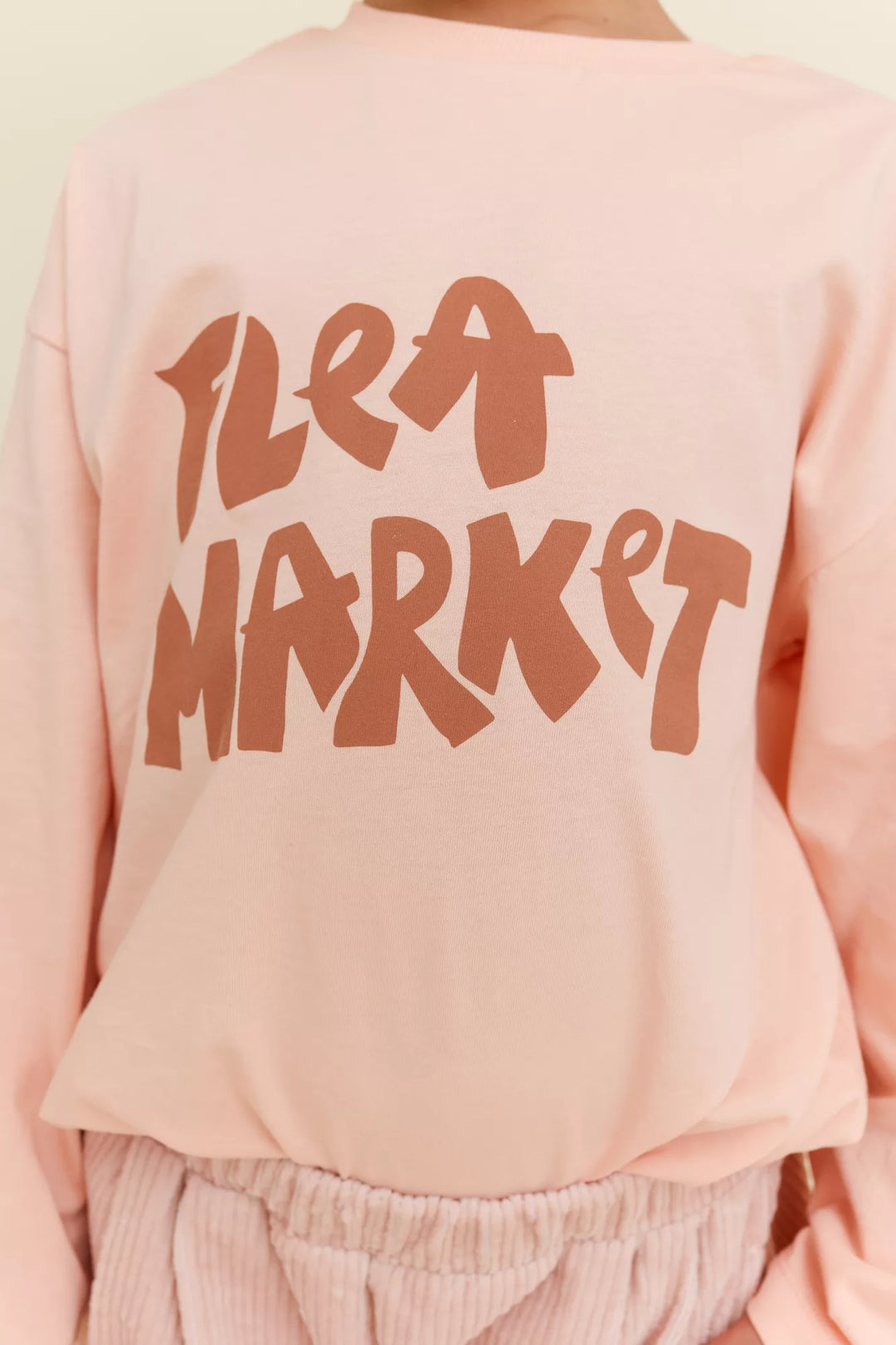 „Flea Market“ marškinėliai su plačiomis rankovėmis