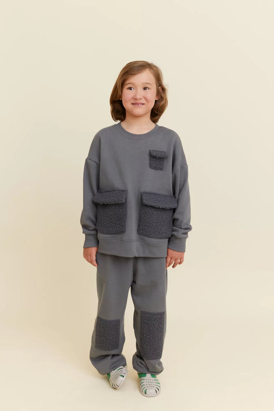 Sweatshirt with boucle pockets