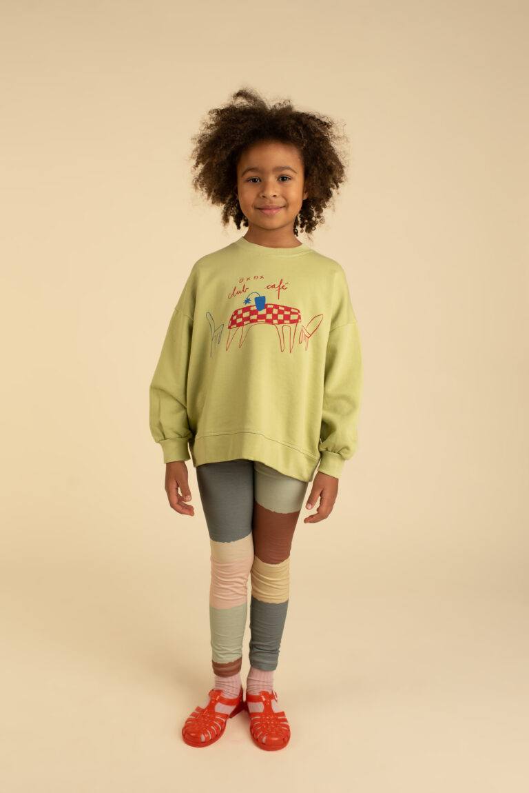 Tamprės su plačiomis juostomis