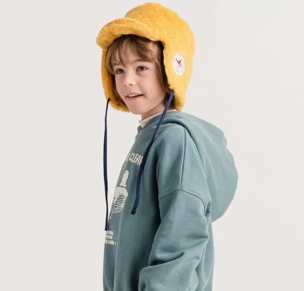 YELLOW VEGAN FUR HAT / IEVA DAUGIRDAITE