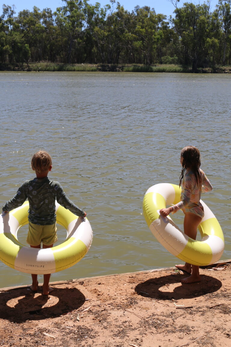 SUNNY LIFE Tube Pool Ring