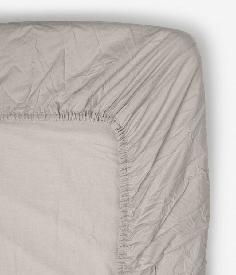 Midnatt Fitted Sheet in Grey