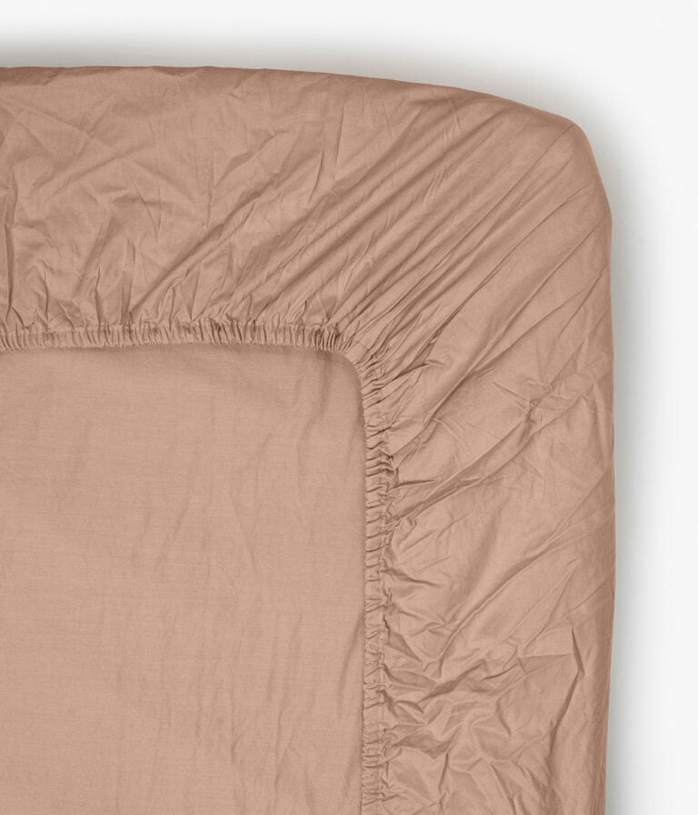 Midnatt Fitted Sheet in Dusty Rose