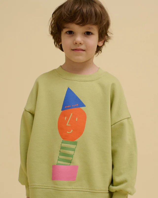 We’re excited to unveil the latest twist on our iconic potato print – the Stacked Potato! 🥳
Stacked with bold geometric shapes, this playful design embodies OXOX CLUB’s fun and playful vibe. Find the Stacked Potato print on our sweatshirts, sweatdresses, pants, and vests – the perfect way to bring a burst of color and joy to your Spring wardrobe!
#oxoxclub #StackedPotato