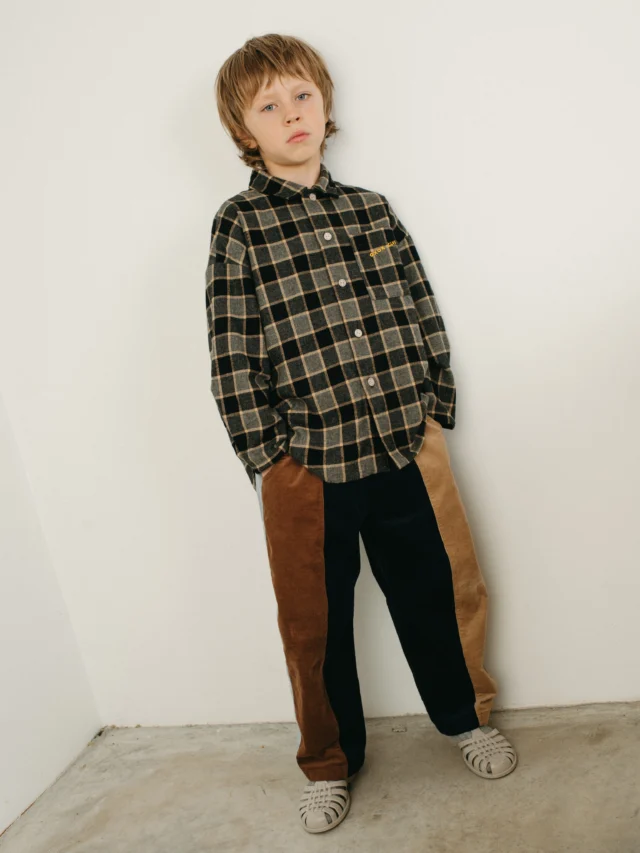 Soft oversized flannel shirt + color-block corduroy pants = the coolest go-to September outfit 

#oxoxclub